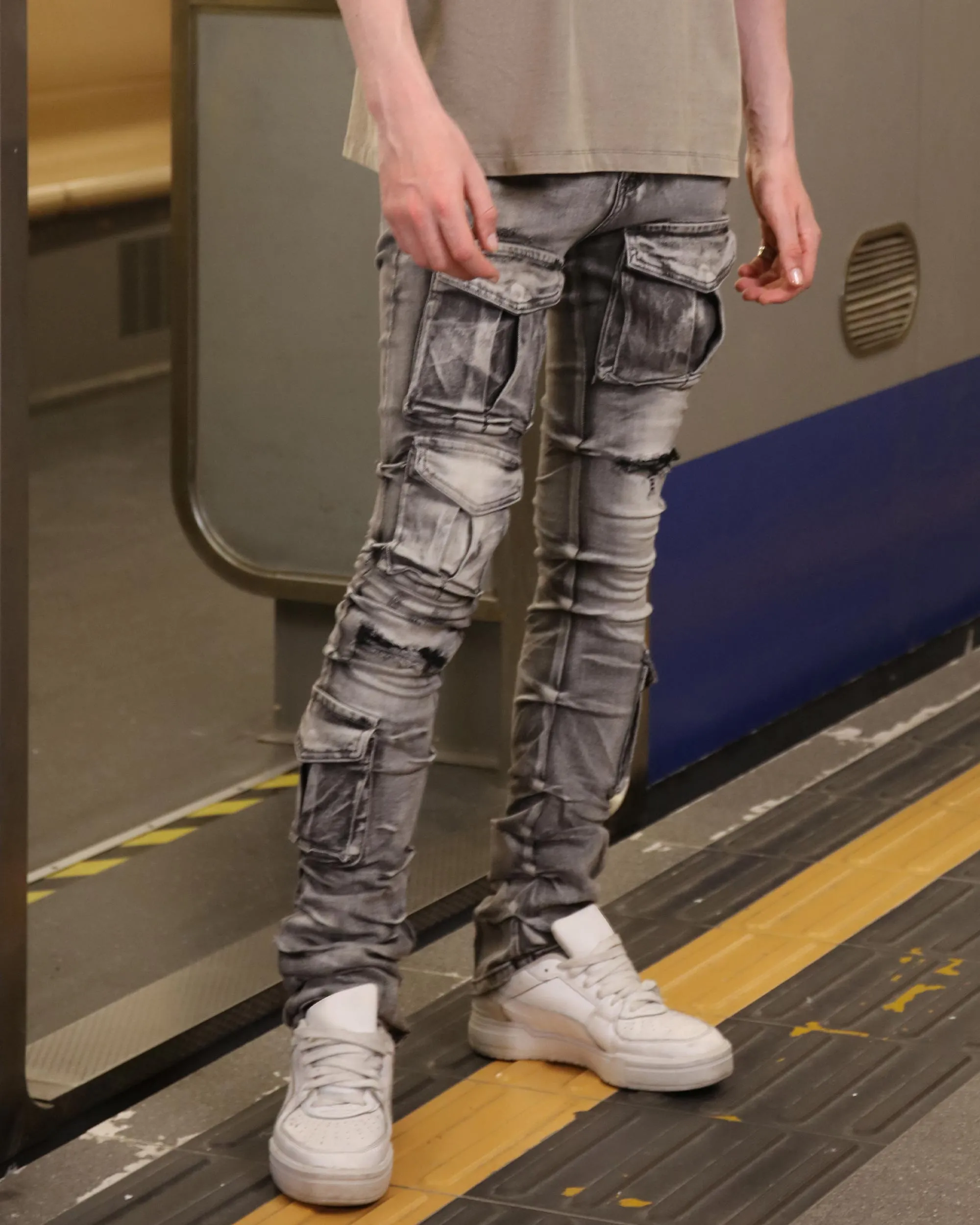 Distressed Gothic Cargo Grey Jeans with Multiple Pockets