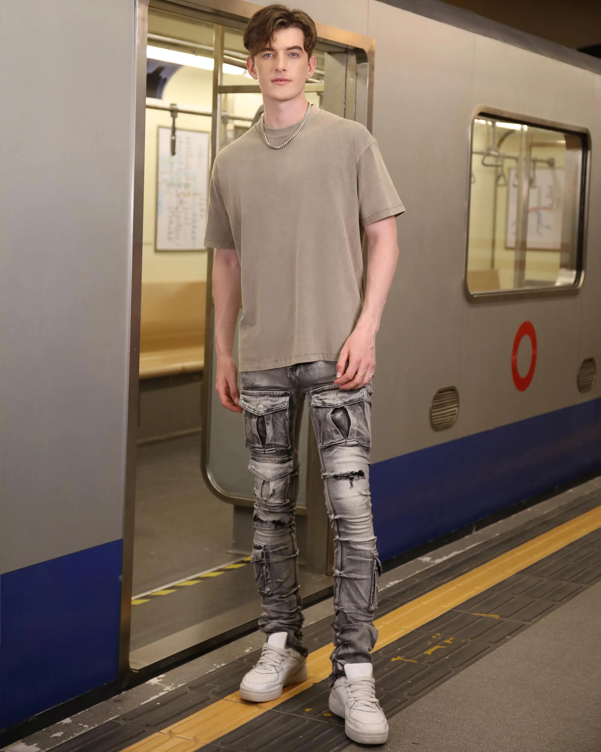 Distressed Gothic Cargo Grey Jeans with Multiple Pockets