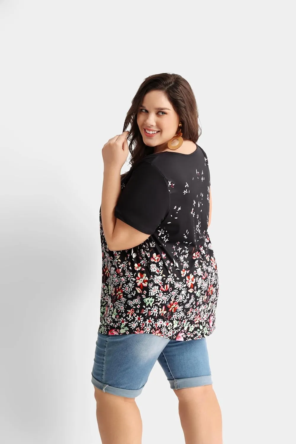 RITERA Women’s Plus Size Casual Tops V Round Neck Tshirts Blouse for Women Girls Basic Summer Black Tops Solid Color XL 5XL
