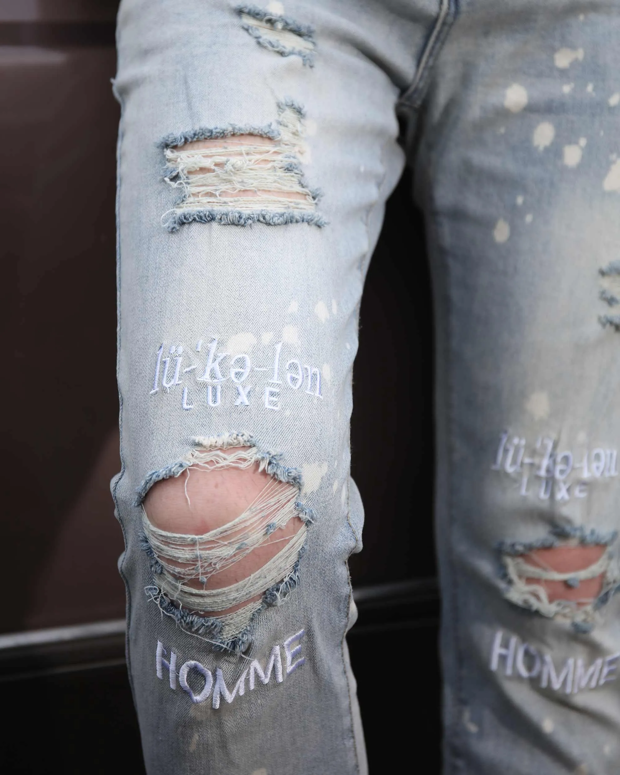 Spray Painted Light Blue Ripped Jeans with Text Embroidery-Mexico Local Delivery